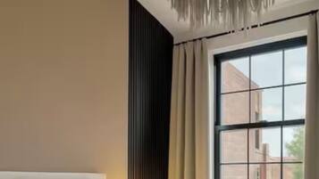 3 bedrooms, iron/ironing board, internet, bed sheets