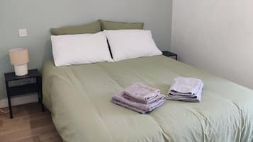 3 bedrooms, iron/ironing board, travel cot, free WiFi