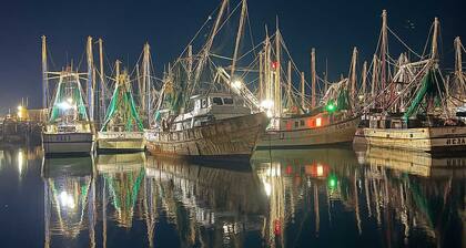 Luxurious 2-bedroom Yacht in enchanting Puerto Peñasco with AC