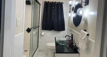 2 separate Shared-bedroom 1st flr house with AC in Elmont NY near the UBS ARENA