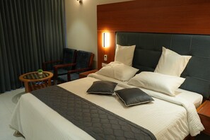 Standard Double or Twin Room | Bathroom