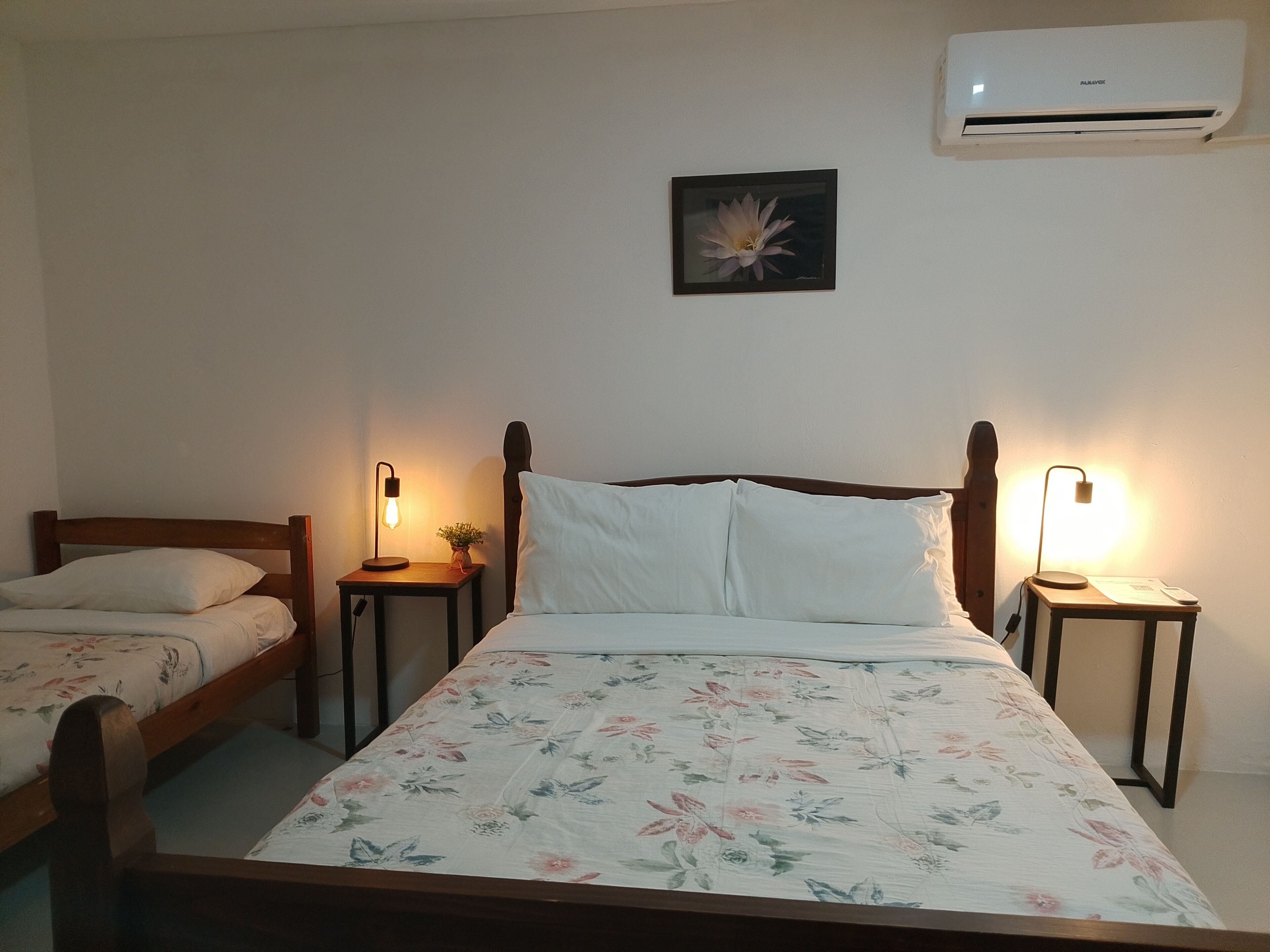 Comfort driepersoonskamer | Verduisterende gordijnen, gratis wifi