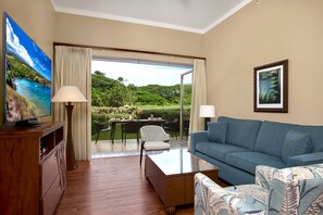 Condo (4 Bedrooms) | Living room | TV