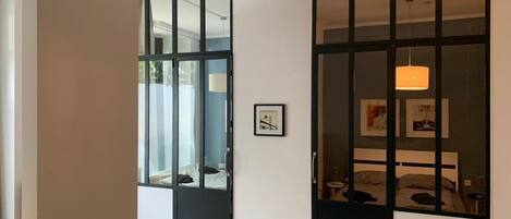 3 habitaciones, tabla de planchar con plancha y wifi gratis