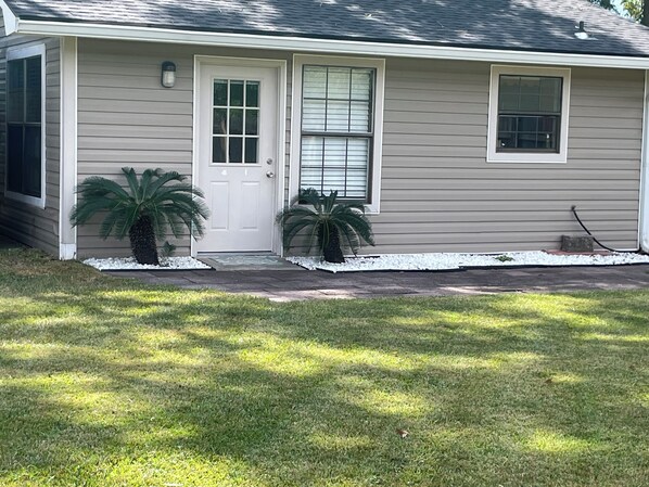 المنشأة من الخارج