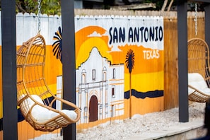 المنطقة المحيطة بالمنشأة