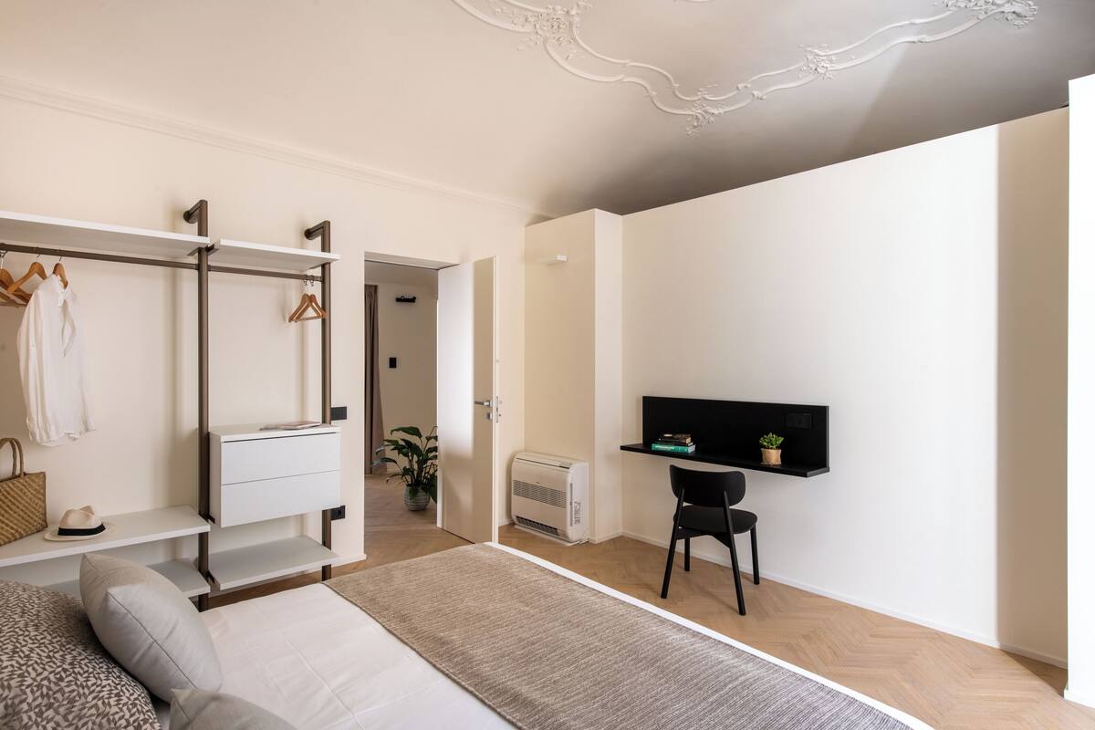 In-room safe, blackout curtains, free WiFi