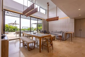 TV, offices - Coastal villa w/ dock access & pools (Cartagena de Indias)