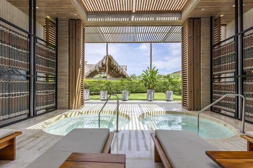 Coastal villa w/ dock access & pools