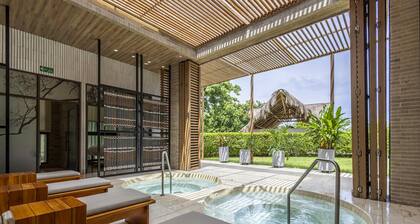 Spacious 4BR villa w/ patio & BBQ grill