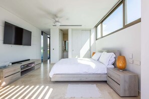 4 slaapkamers, een strijkplank/strijkijzer, gratis wifi, beddengoed