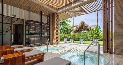Tropical villa w/ pool & dock access