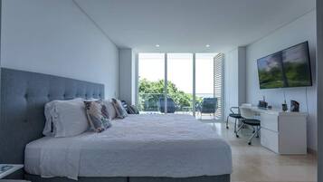 4 bedrooms, iron/ironing board, free WiFi, bed sheets