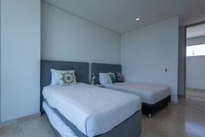 4 habitaciones, tabla de planchar con plancha y wifi gratis