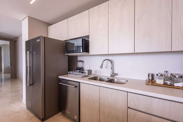 Unclassified image, 1 of 50, button - Oceanview 3br condo w/ spa & gym (Cartagena de Indias)