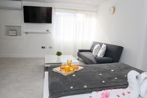 Living area - Eshae Living Newly Refurbed Studio Apartment! No 1 (Ocho Rios)