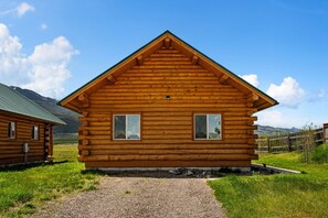 Exterior - Beautiful Cabin in Pray, MT (Pray)