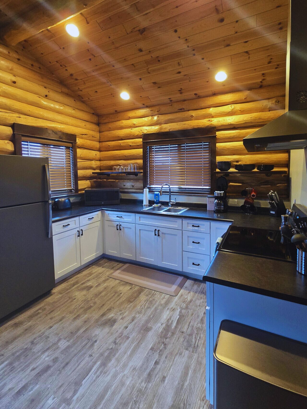 冰箱、微波炉、烤箱、炉灶