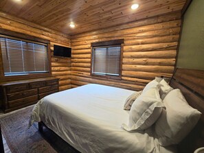 Iron/ironing board, WiFi, bed sheets - Mountain View Cabin in Pray MT (Pray)