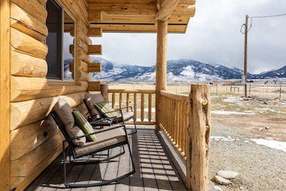 Mountain View Cabin in Pray MT
