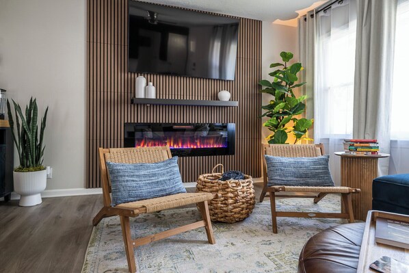 Smart TV, video games