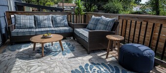 Christmas Ready! - Luxe 3BR - Games Room, EV Charger, Hot Tub, Walk to DTWN LS