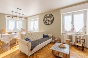 TV, DVD player, stereo