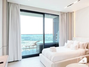 Iron/ironing board, internet, bed sheets