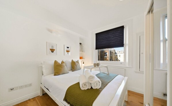 2 bedrooms, iron/ironing board, WiFi, bed sheets