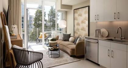 Modern 1BR Condo | Hot Tub & Outdoor Pool at The Martin