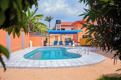 VIST One-Bedroom Apartment with Pool View