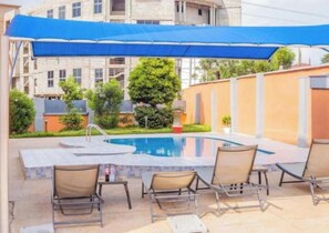 Una piscina cubierta