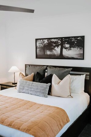 4 bedrooms, desk, iron/ironing board, travel cot