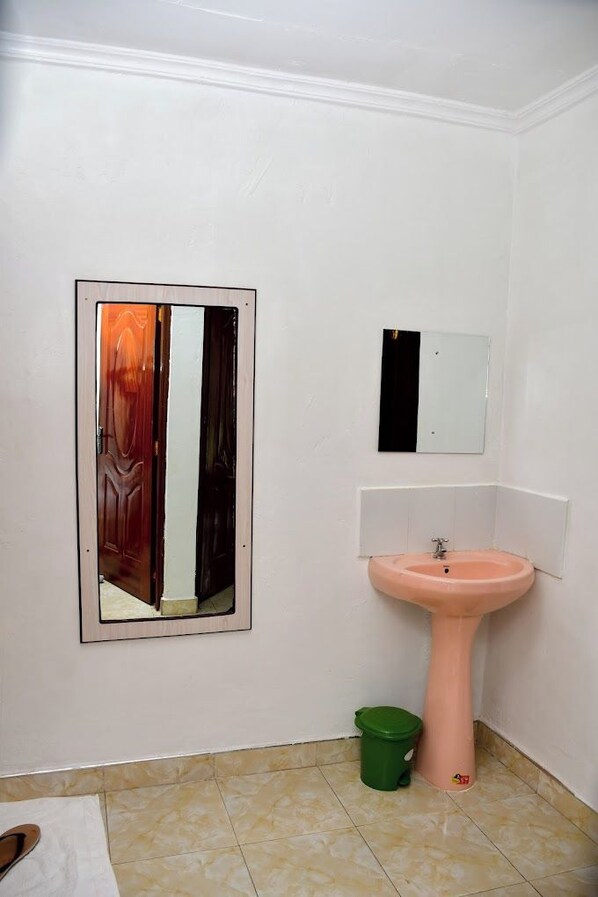 Bathroom - Kapsabet bnb Suites (Kapsabet)