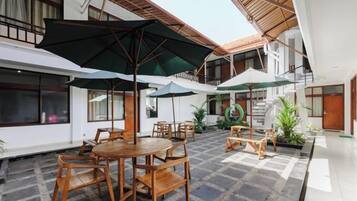 Tempat makan outdoor