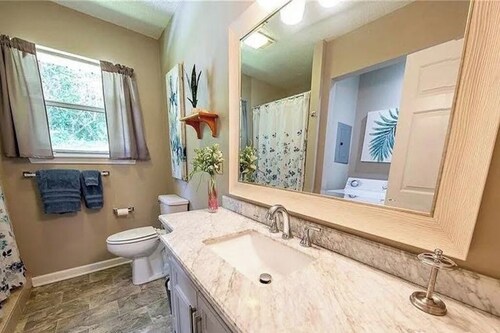 Charming Retreat 1-bedroom house in peaceful Mills River