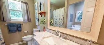 Charming Retreat 1-bedroom house in peaceful Mills River