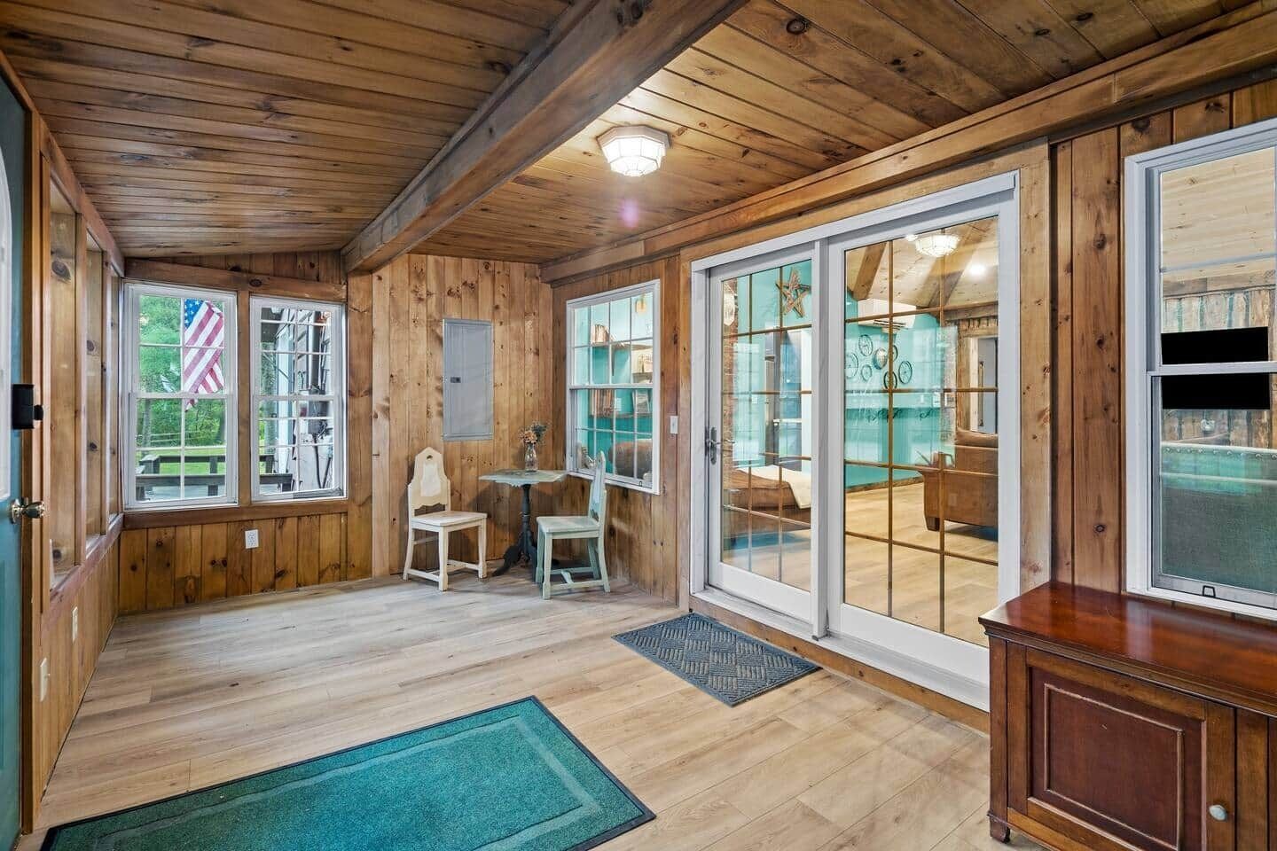 المنشأة من الداخل