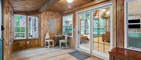 المنشأة من الداخل