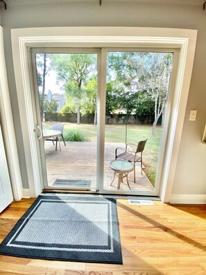 Interior - Coastal Comfort in Charleston - Family + Pet Friendly - Central Location (Charleston)