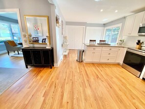 ميكروويف، فرن، موقد طهي مسطح، غسالة أطباق