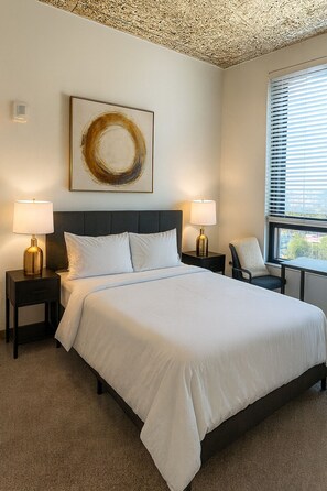 2 bedrooms, desk, iron/ironing board, WiFi