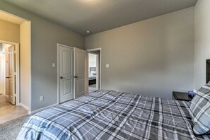 3 bedrooms, iron/ironing board, free WiFi, bed sheets