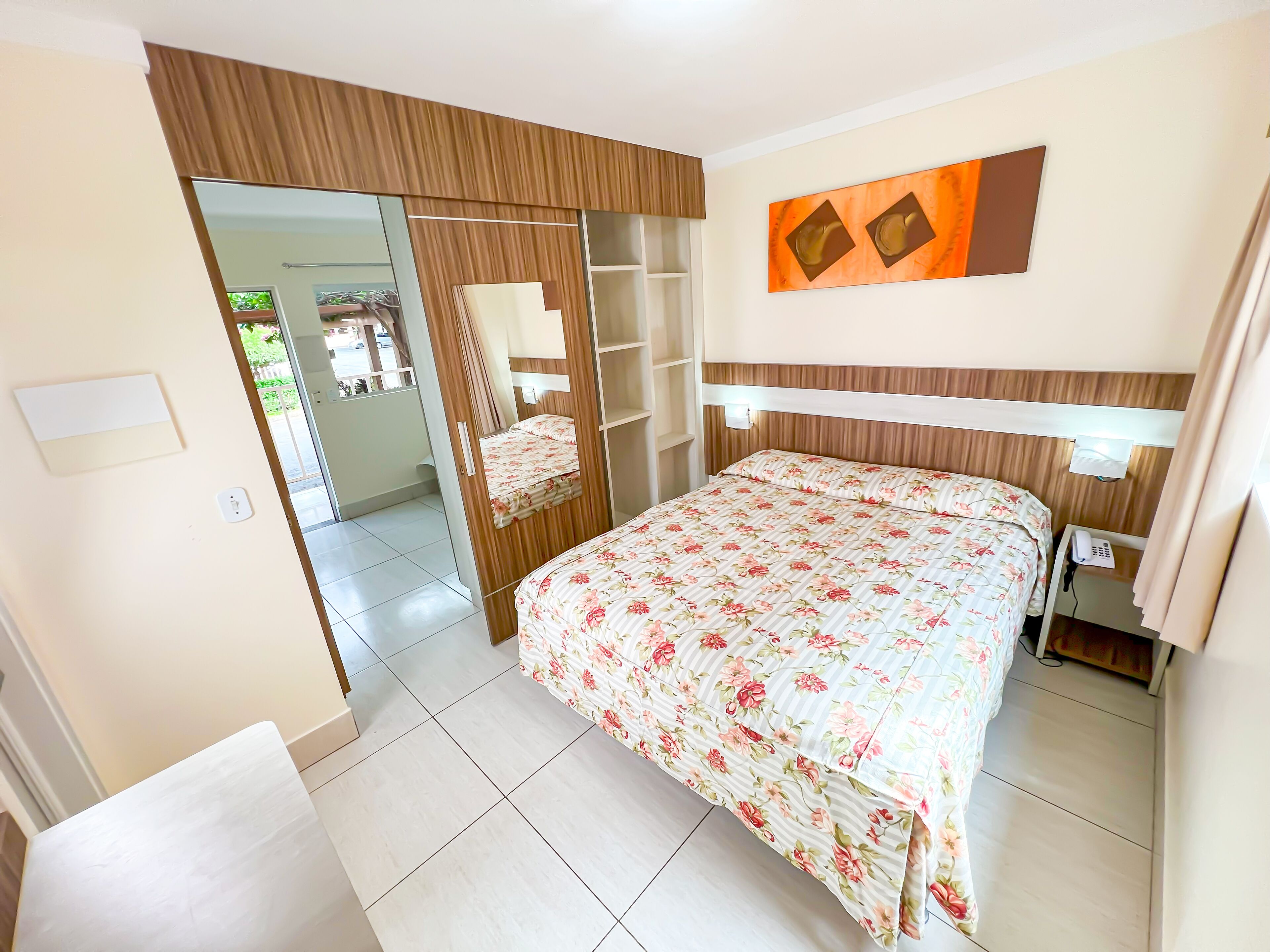 Wi-Fi gratuit, draps fournis