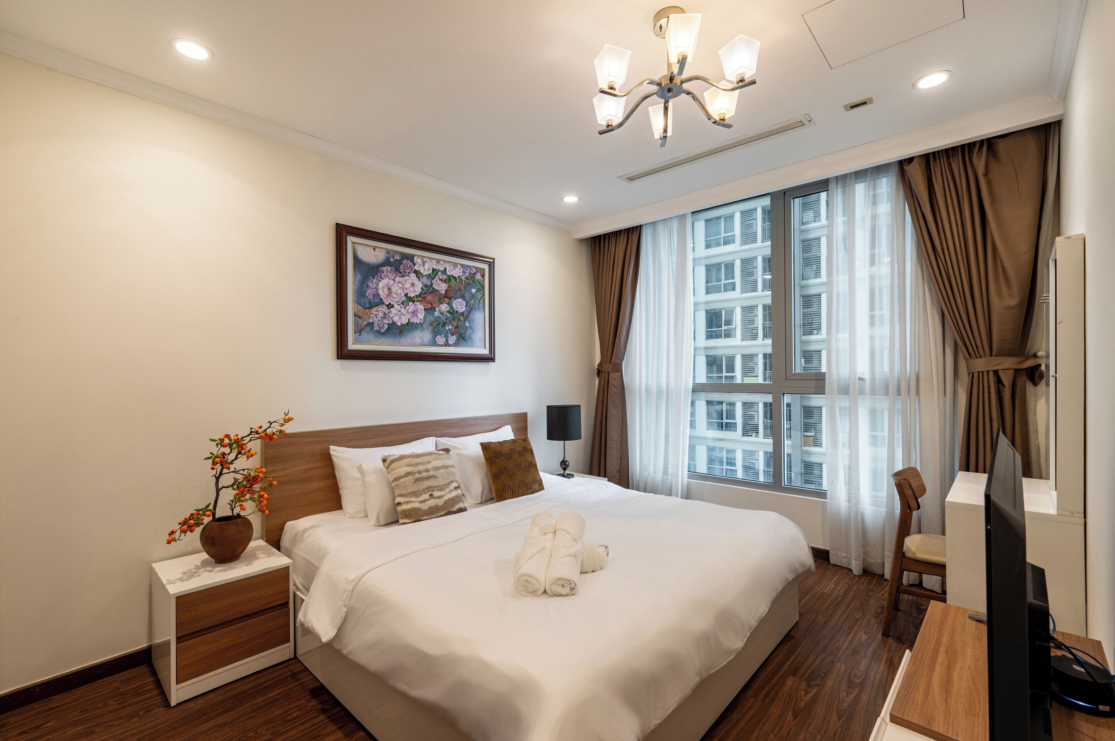 Condo, 2 quartos, vista para a cidade, ao lado da piscina | Escrivaninha, espaço de trabalho para notebook, cortinas blackout