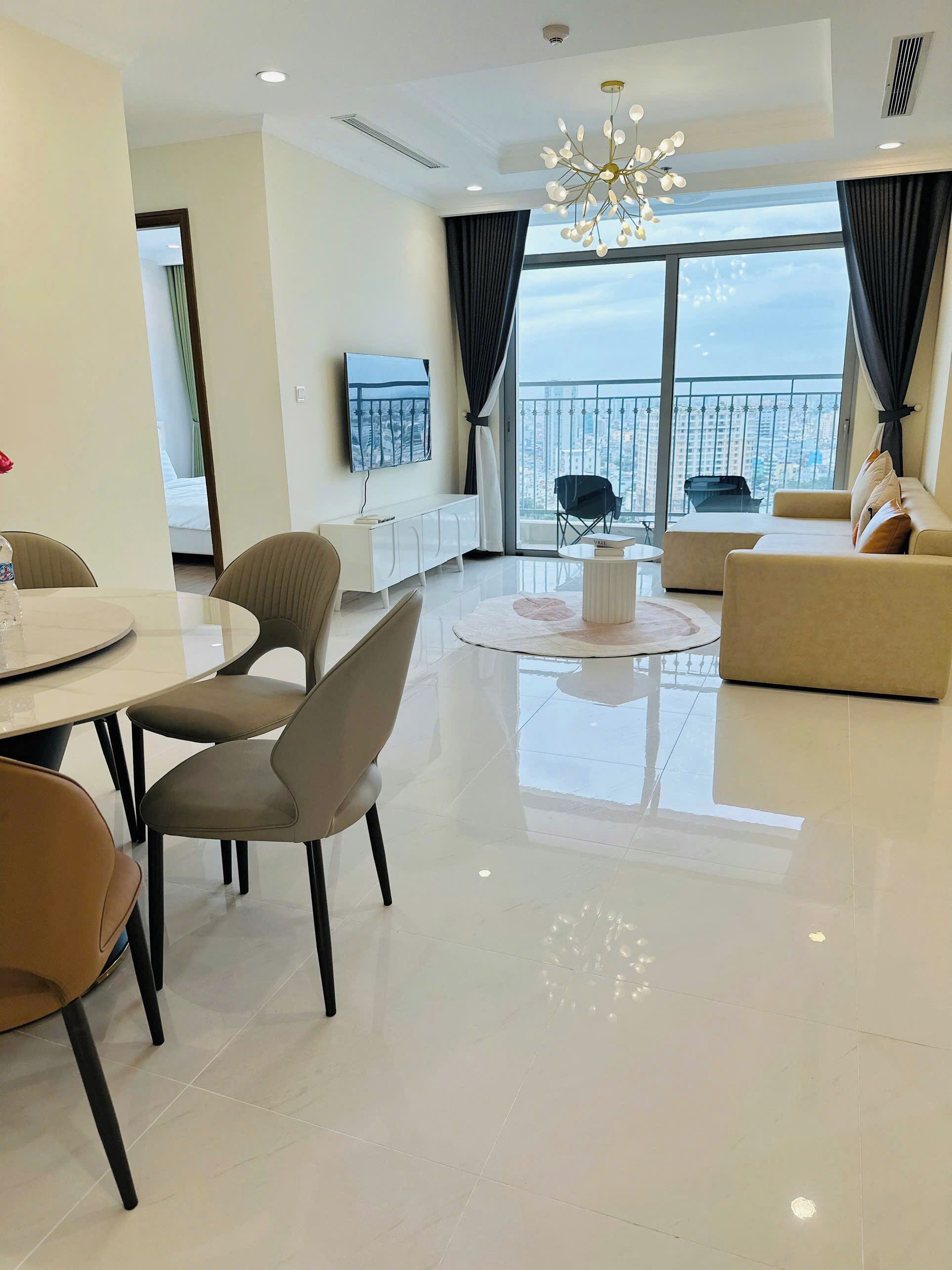 Appartement, 3 chambres, vue ville, dans la tour | Salle de séjour