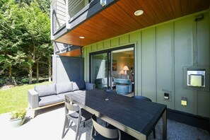 تناول الطعام بالخارج