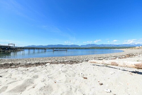 #212 Eagle at Hornby Island Resort