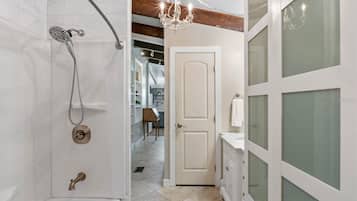 Towels, soap, shampoo, toilet paper
