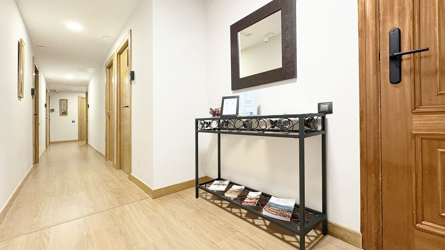 Berceo Rooms Self Check-in